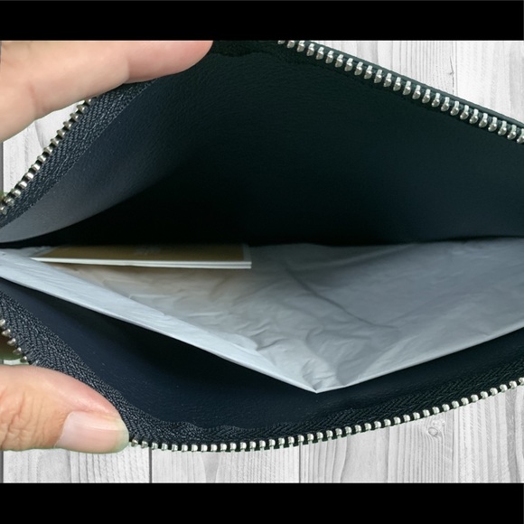 **SOLD**NWT Michael Kors $516 3 Piece Set - Picture 3 of 7